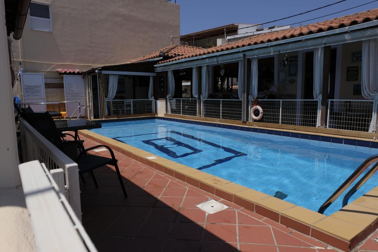 Taxiarchis Apartments Skiathos Town Ngoại thất bức ảnh