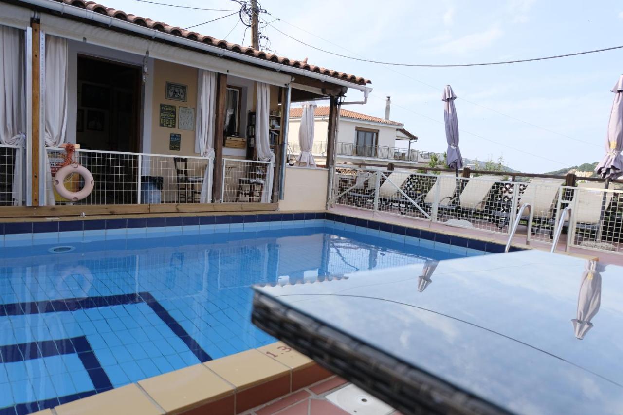 Taxiarchis Apartments Skiathos Town Ngoại thất bức ảnh