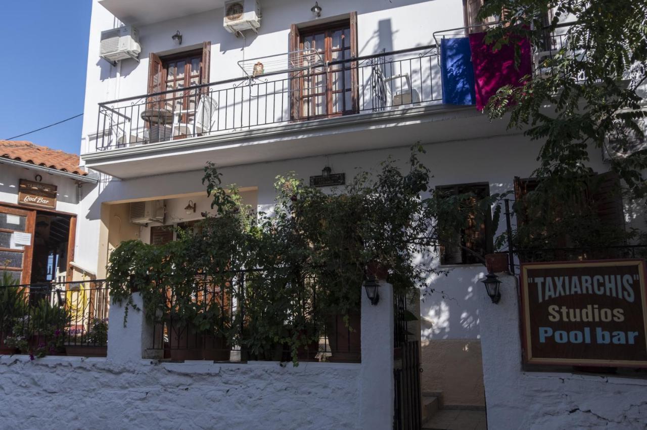Taxiarchis Apartments Skiathos Town Ngoại thất bức ảnh