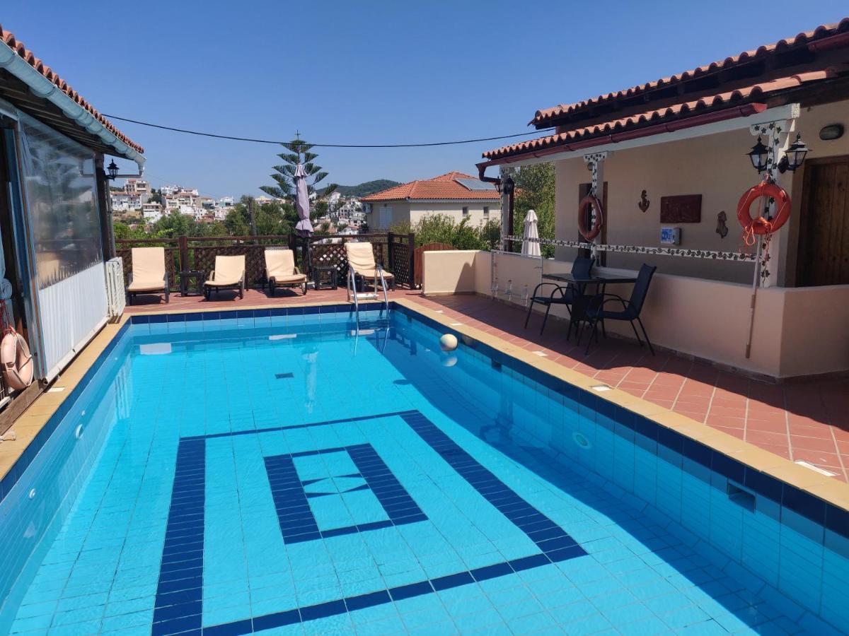 Taxiarchis Apartments Skiathos Town Ngoại thất bức ảnh