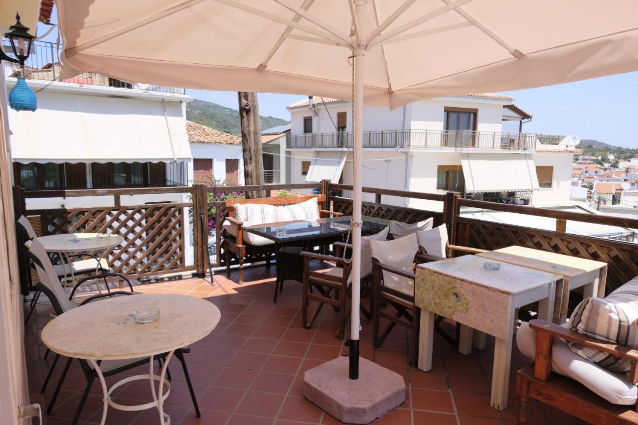 Taxiarchis Apartments Skiathos Town Ngoại thất bức ảnh