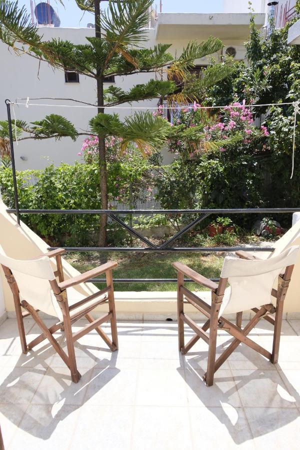 Taxiarchis Apartments Skiathos Town Ngoại thất bức ảnh