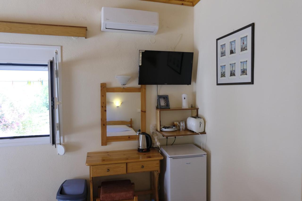 Taxiarchis Apartments Skiathos Town Ngoại thất bức ảnh