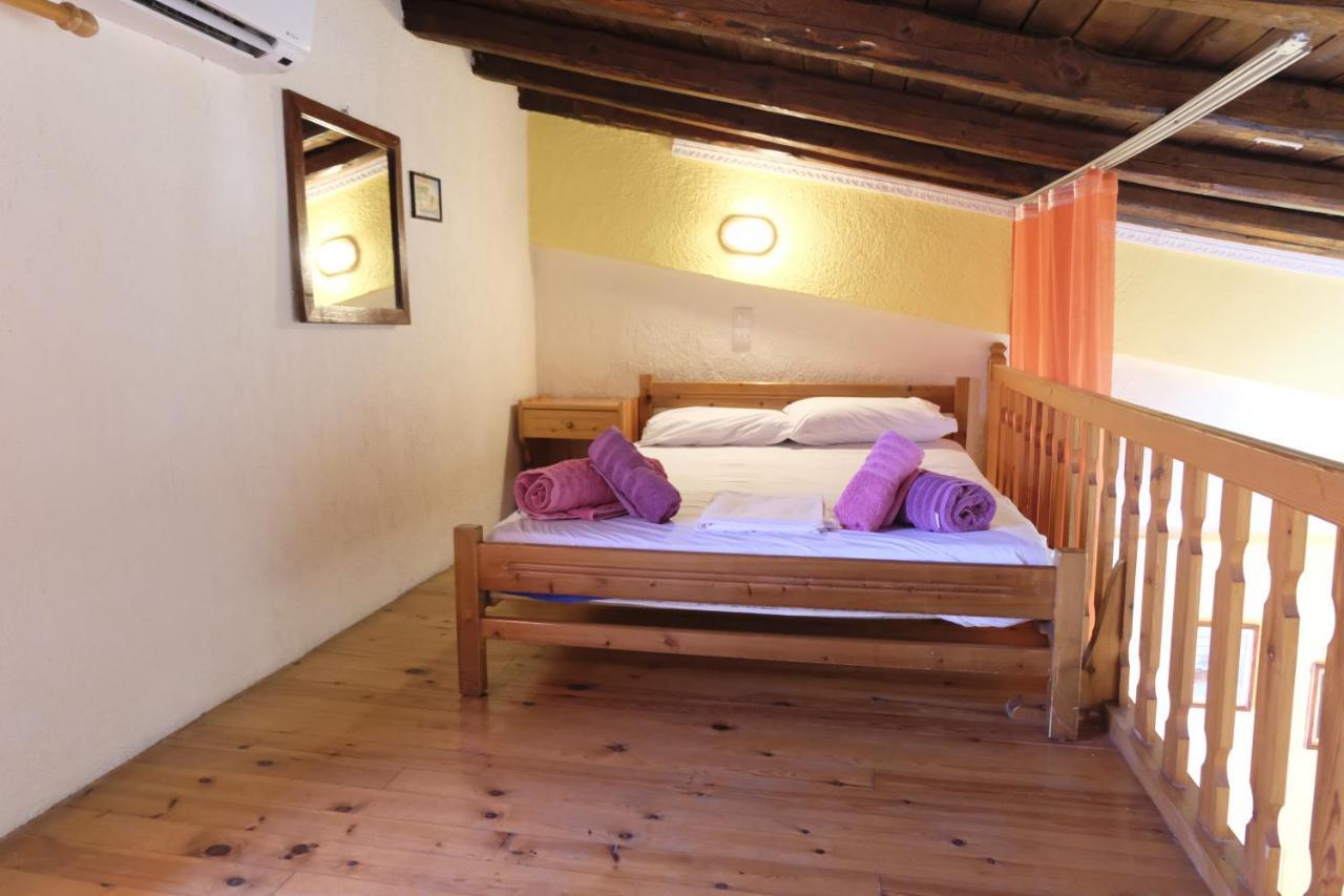 Taxiarchis Apartments Skiathos Town Ngoại thất bức ảnh