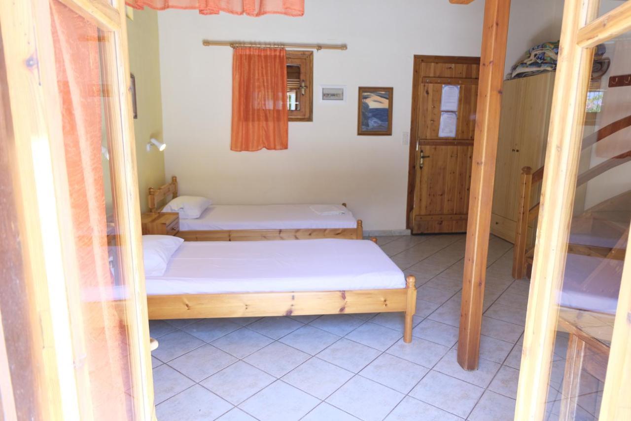 Taxiarchis Apartments Skiathos Town Ngoại thất bức ảnh