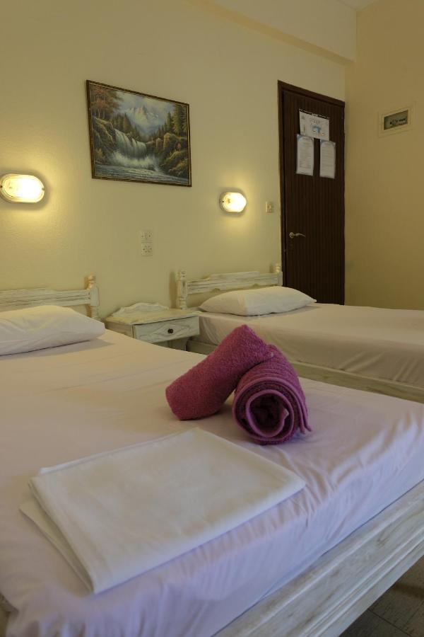 Taxiarchis Apartments Skiathos Town Ngoại thất bức ảnh