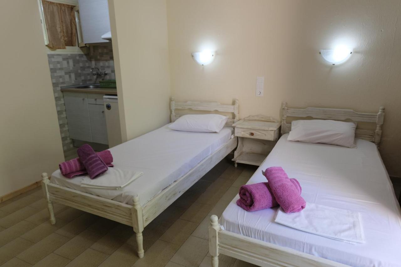 Taxiarchis Apartments Skiathos Town Ngoại thất bức ảnh