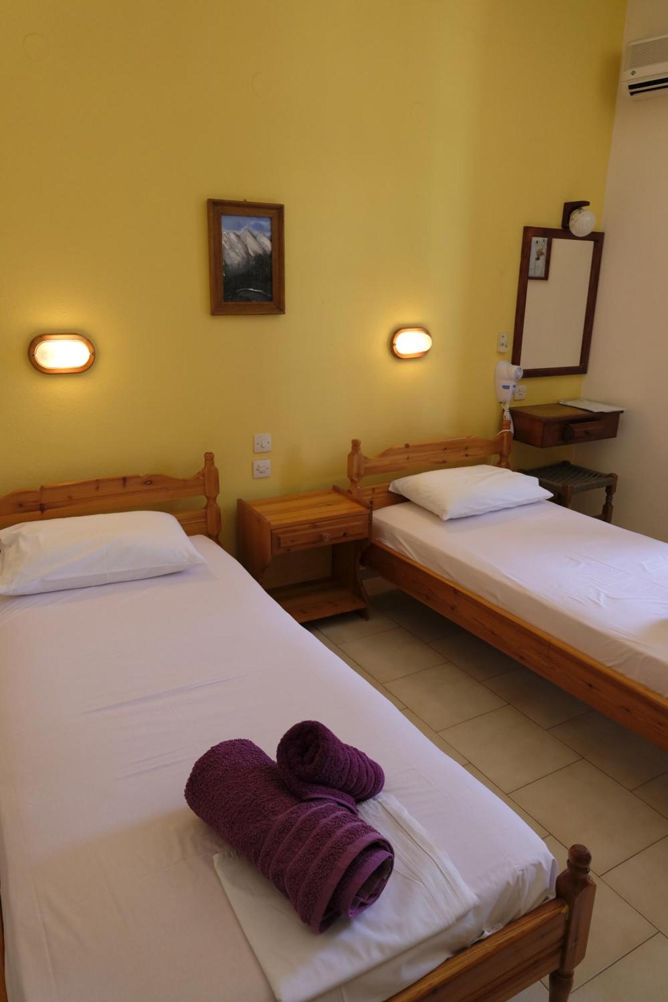 Taxiarchis Apartments Skiathos Town Phòng bức ảnh